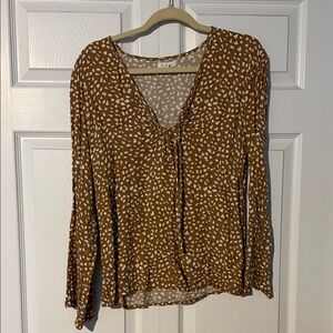 Maurices Brown and White Patterned Blouse